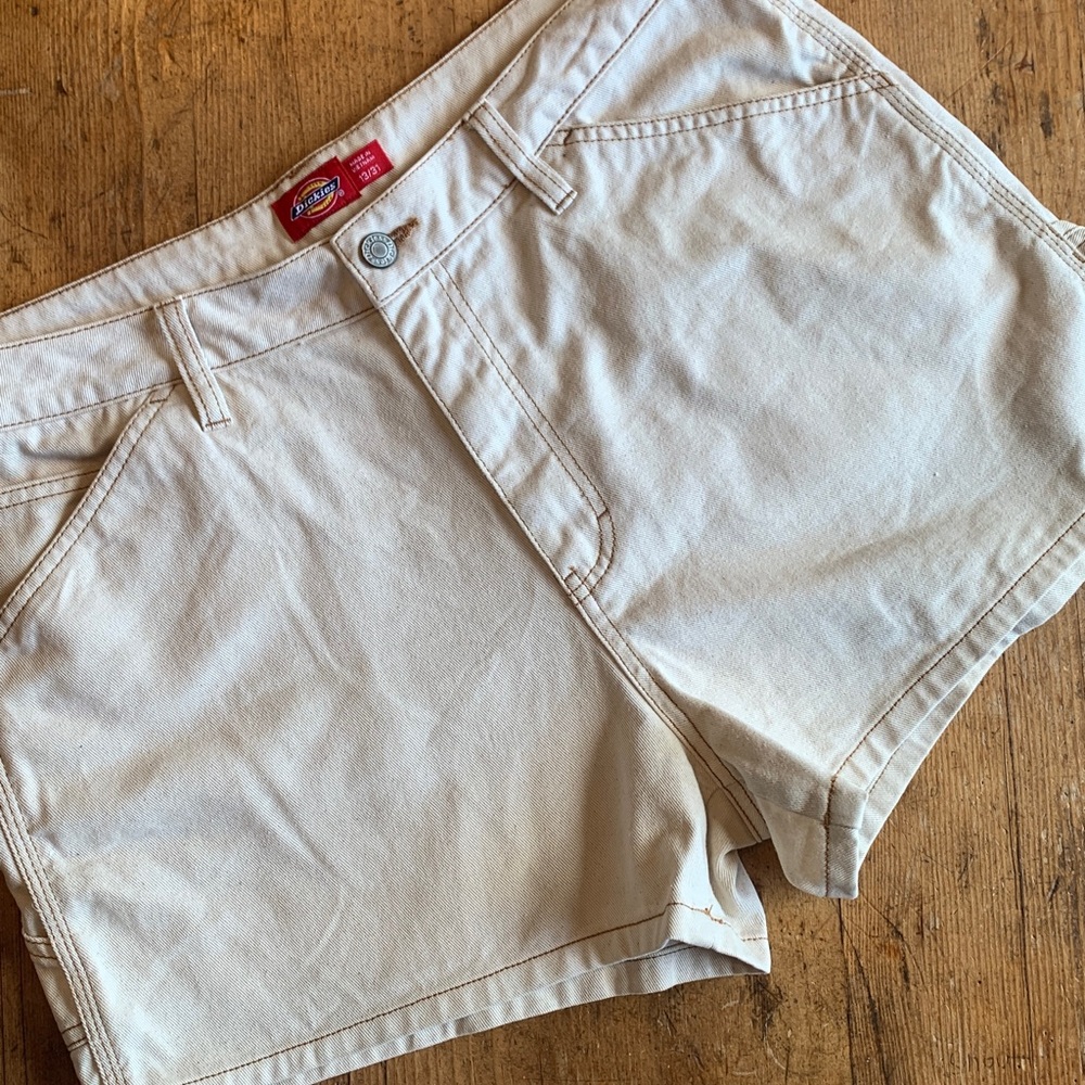 Dickies Women's cream Cargo Carpenter Shorts